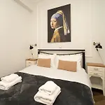 Chris Villa Pylos